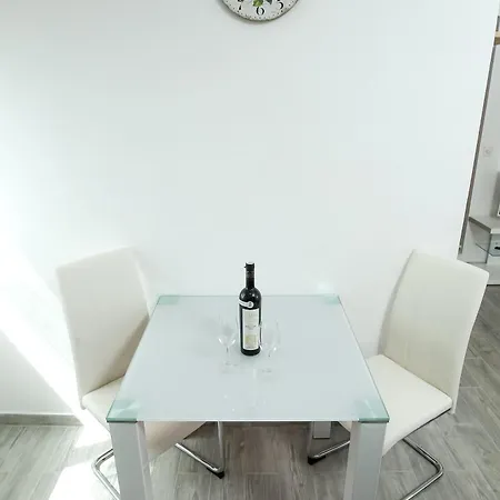 Apartment Vlado *